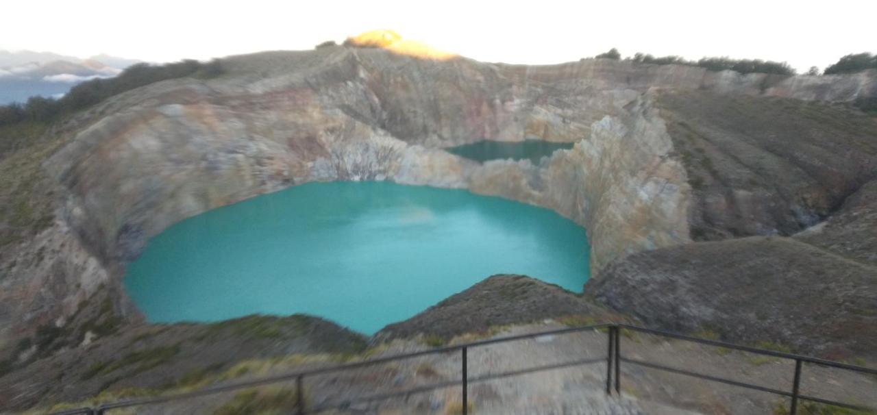Hidayah Homestay Kelimutu Exterior photo