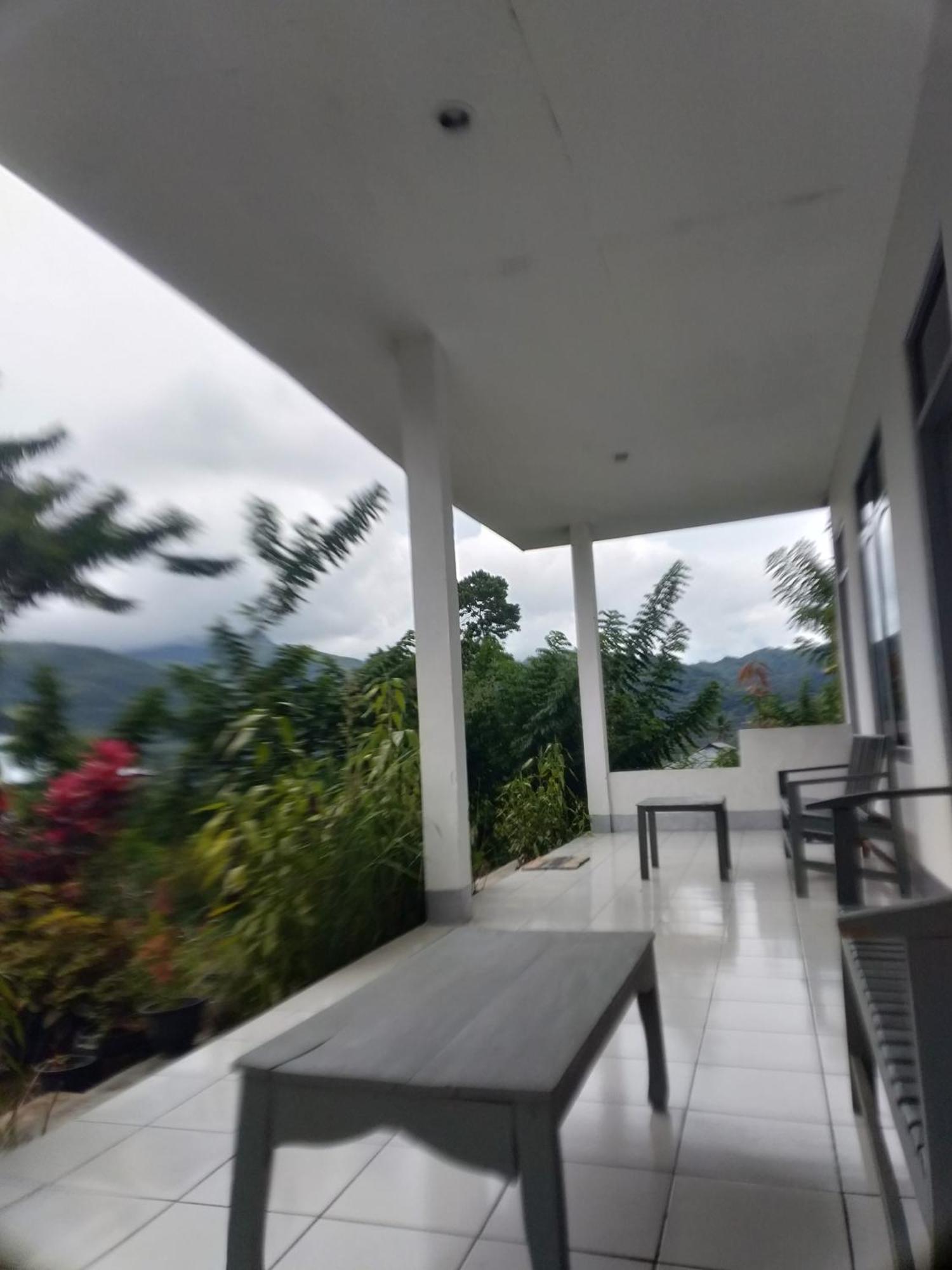 Hidayah Homestay Kelimutu Room photo