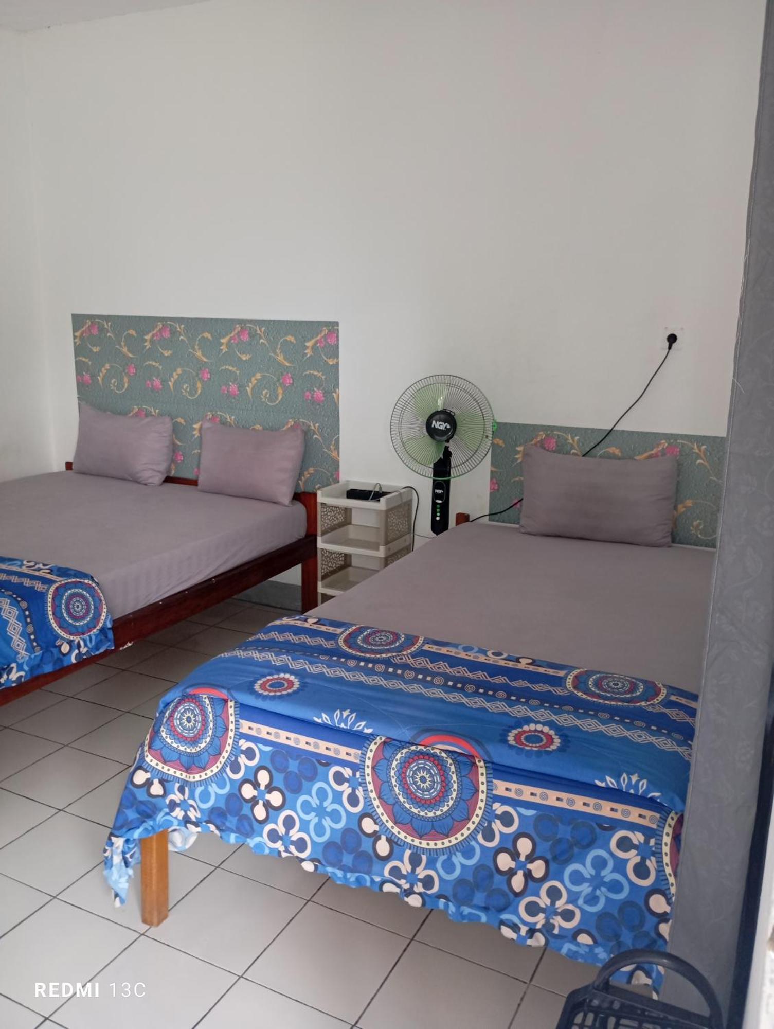 Hidayah Homestay Kelimutu Exterior photo